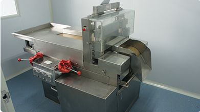 Medicine cutting machine